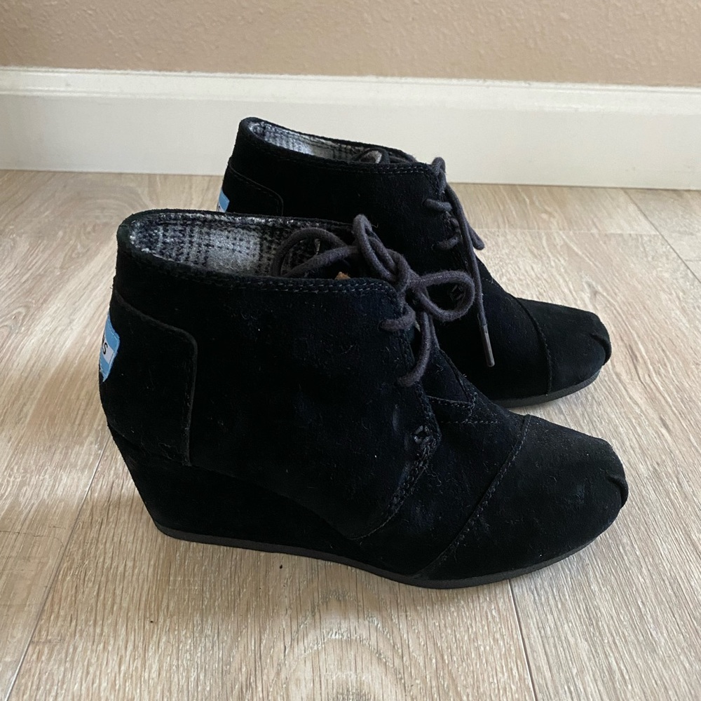Toms suede wedge booties